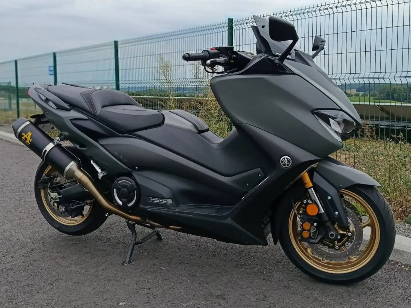Yamaha TMAX 560 Tech max Gris - 1