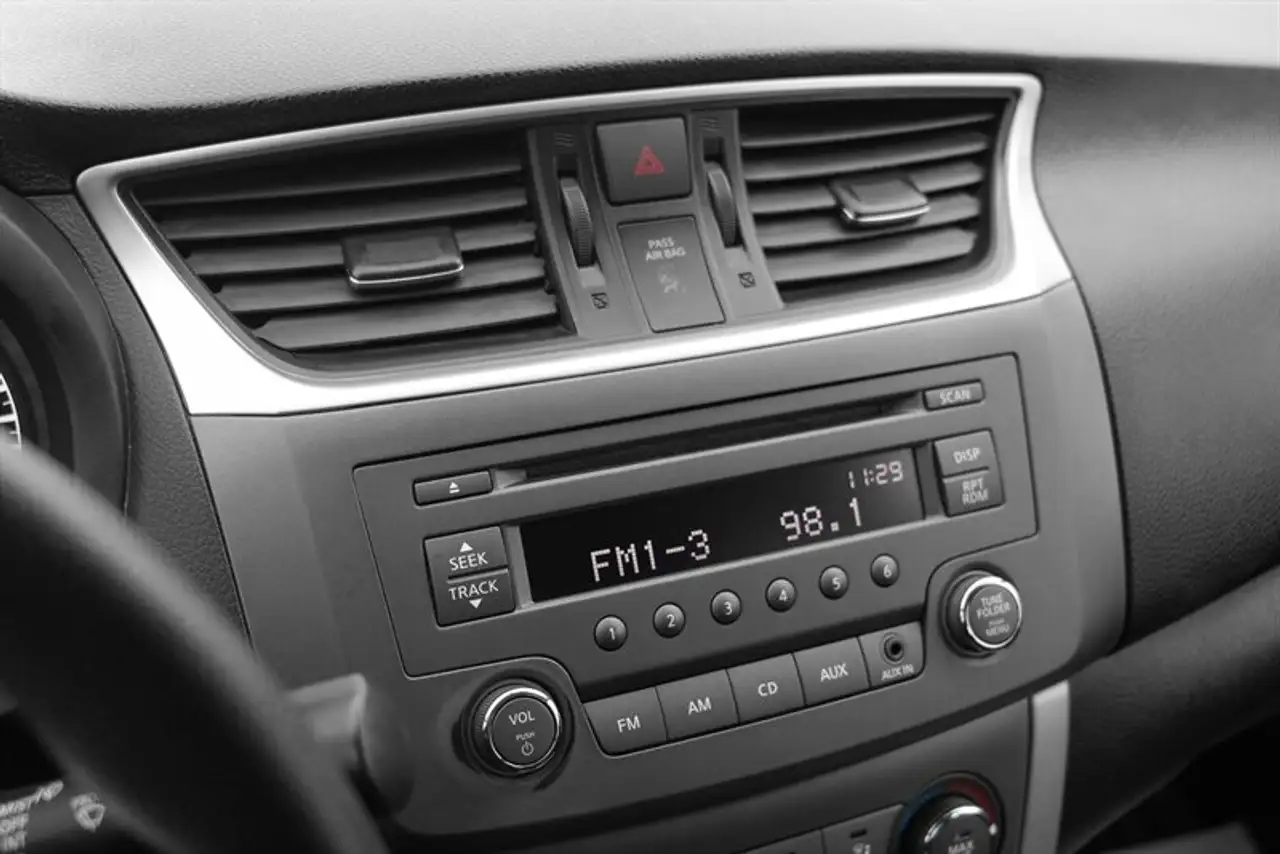 Nissan Sentra снимка Nissan Sentra