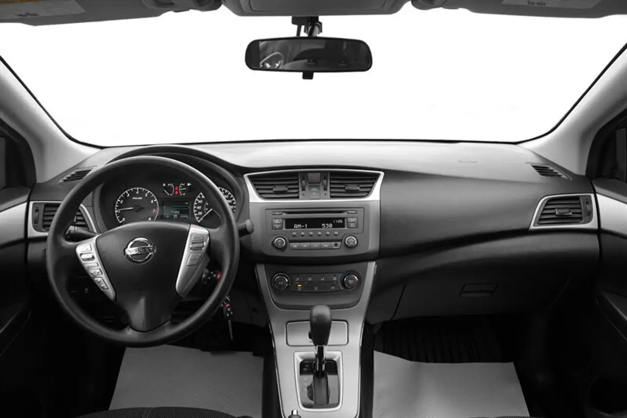 Nissan Sentra снимка Nissan Sentra