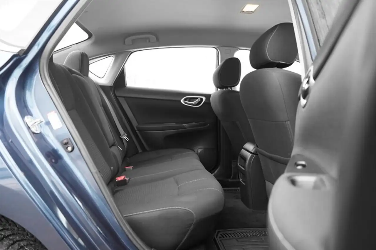 Nissan Sentra снимка Nissan Sentra