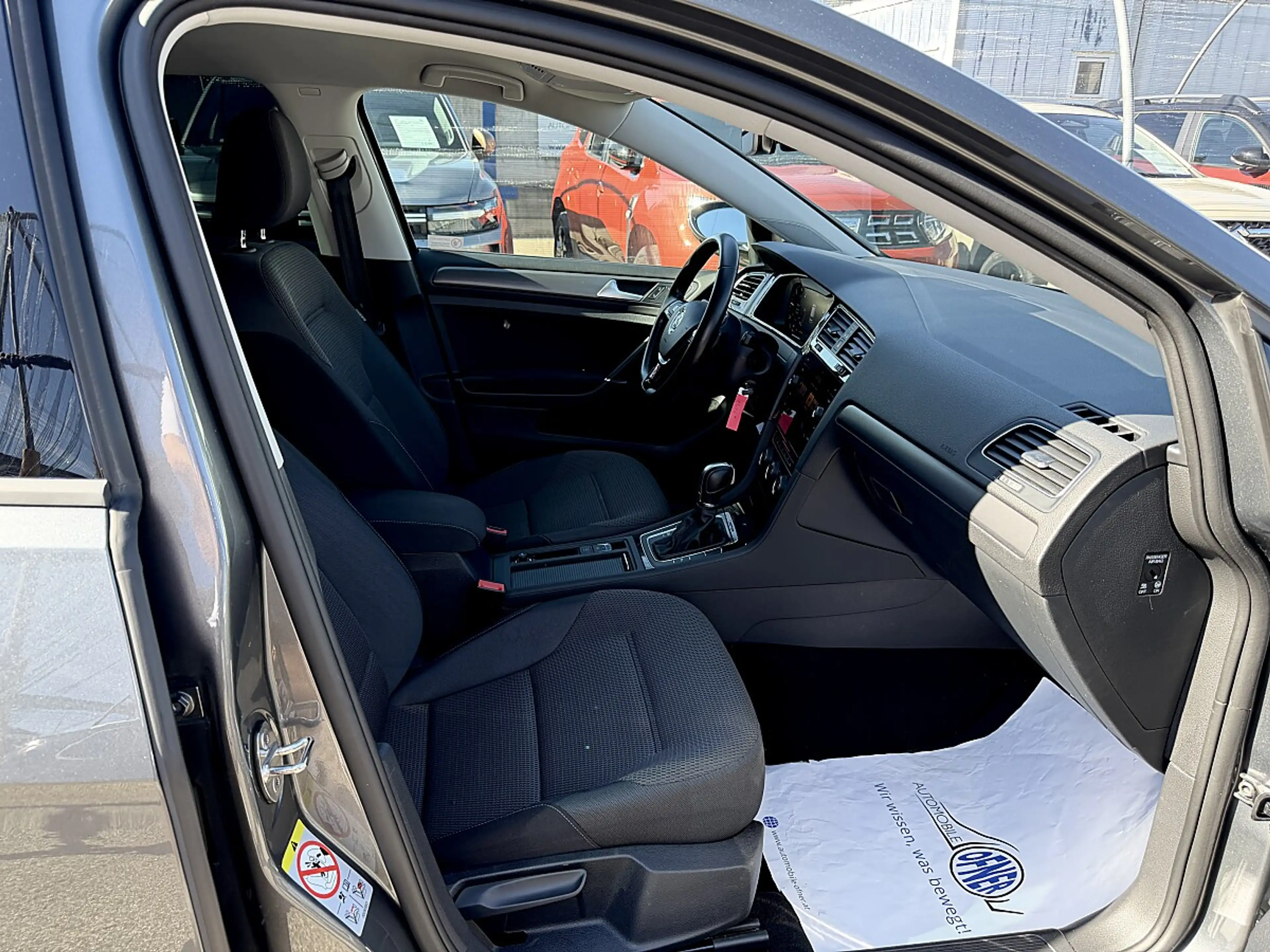 Volkswagen Golf R -Line 2,0 TDI 4Motion DSG 19" ACC LED PDC Kamer... — photo 9