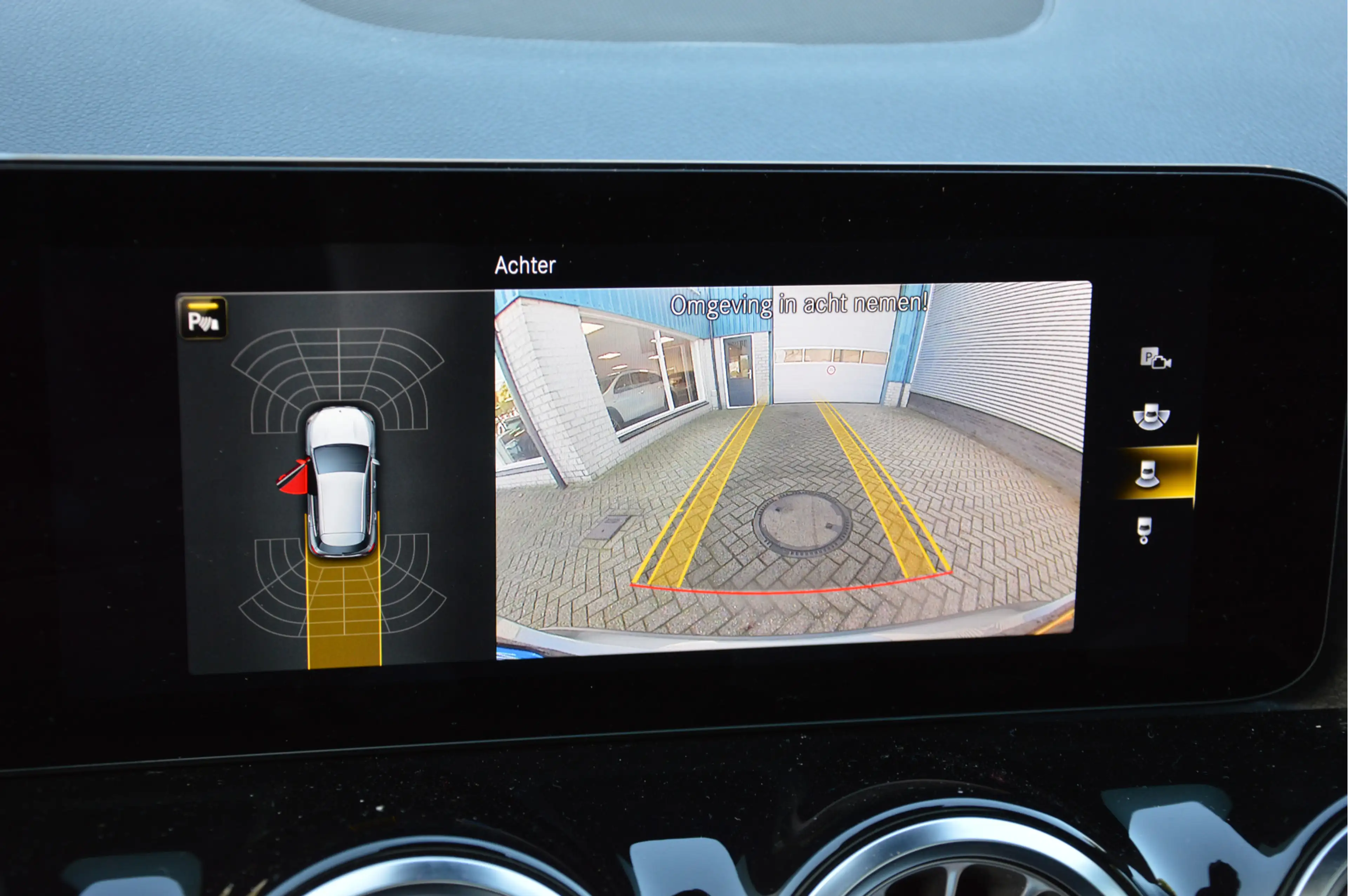 Mercedes-Benz GLA 200 AMG-LINE | PANODAK | DISTRONIC | SFEERVERLICHTING — photo 30