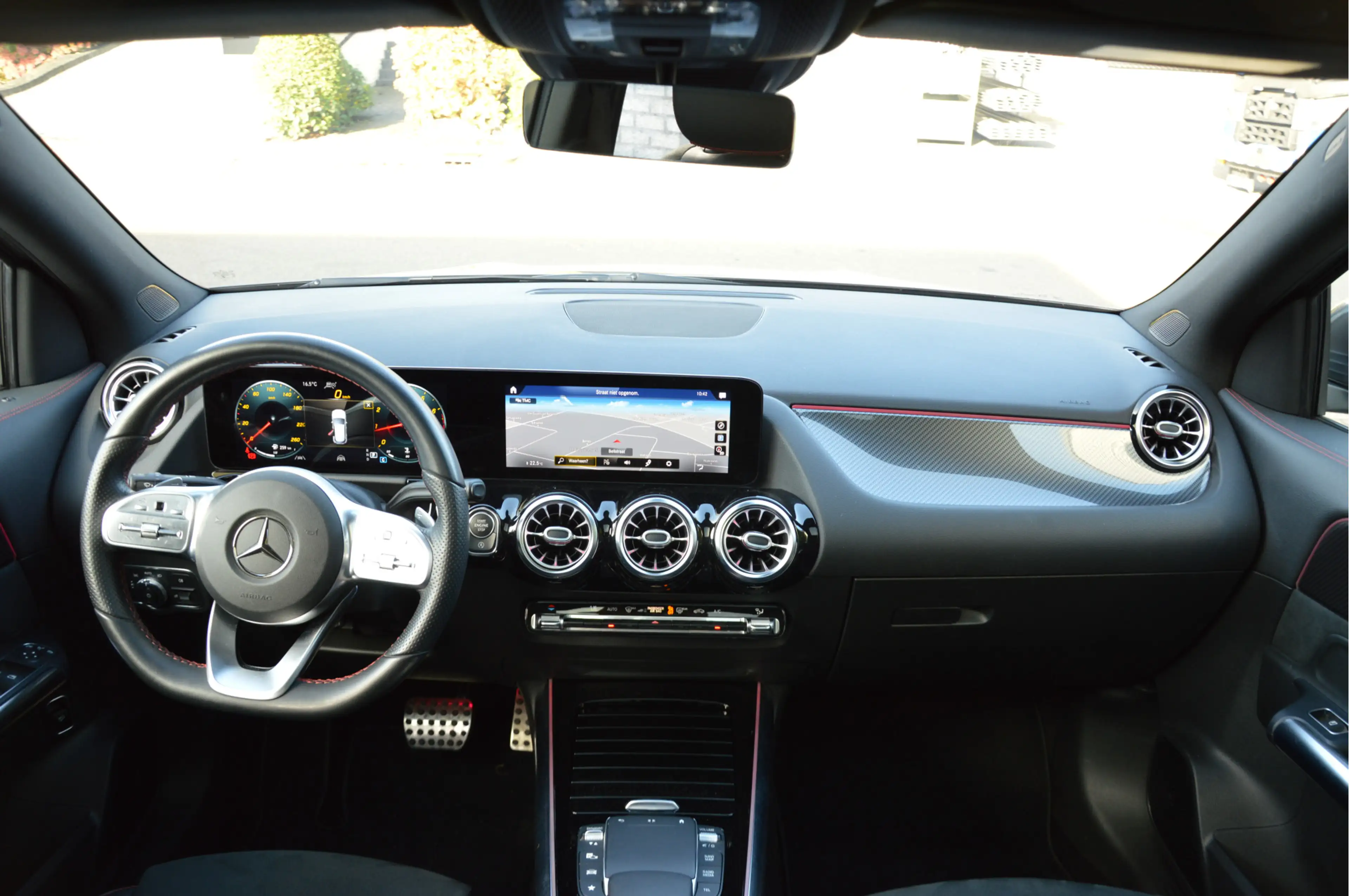 Mercedes-Benz GLA 200 AMG-LINE | PANODAK | DISTRONIC | SFEERVERLICHTING — photo 39
