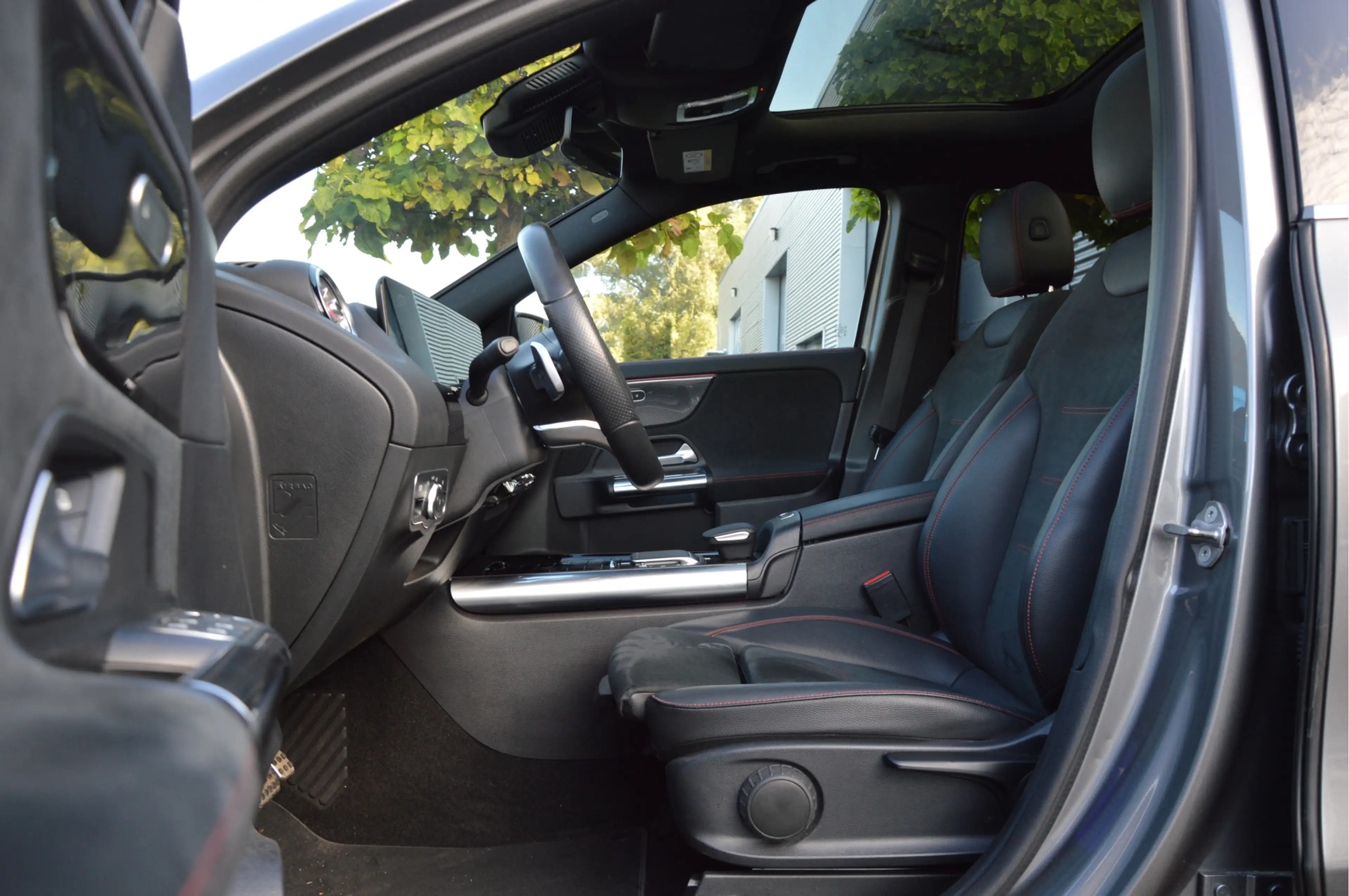 Mercedes-Benz GLA 200 AMG-LINE | PANODAK | DISTRONIC | SFEERVERLICHTING — photo 36