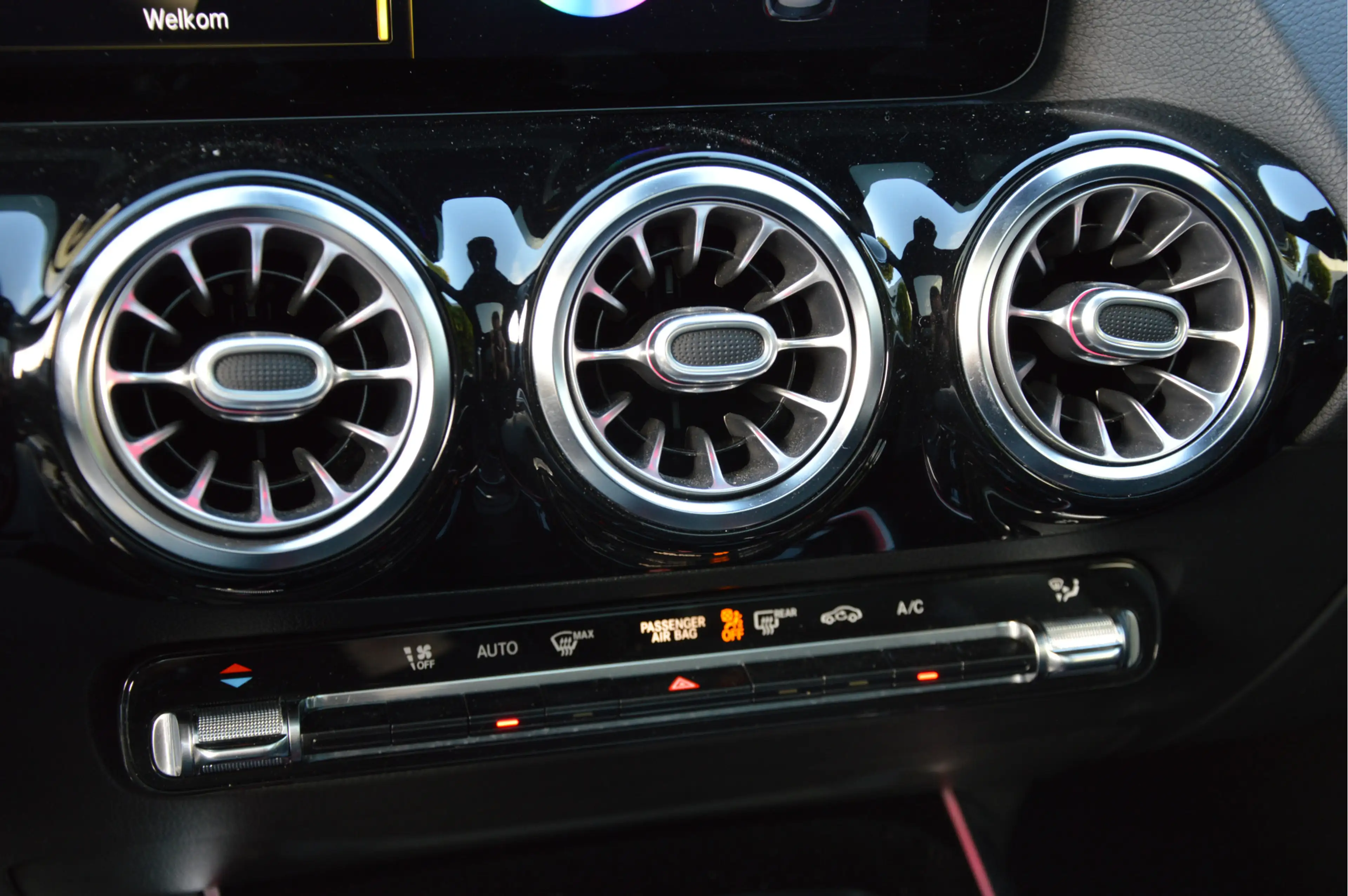 Mercedes-Benz GLA 200 AMG-LINE | PANODAK | DISTRONIC | SFEERVERLICHTING — photo 34