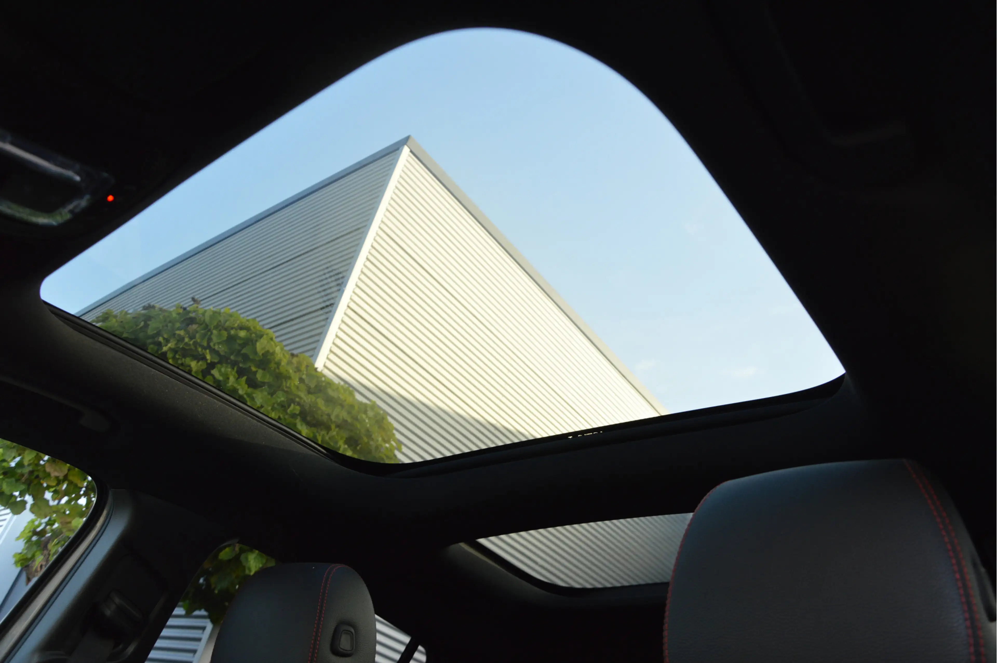 Mercedes-Benz GLA 200 AMG-LINE | PANODAK | DISTRONIC | SFEERVERLICHTING — photo 38