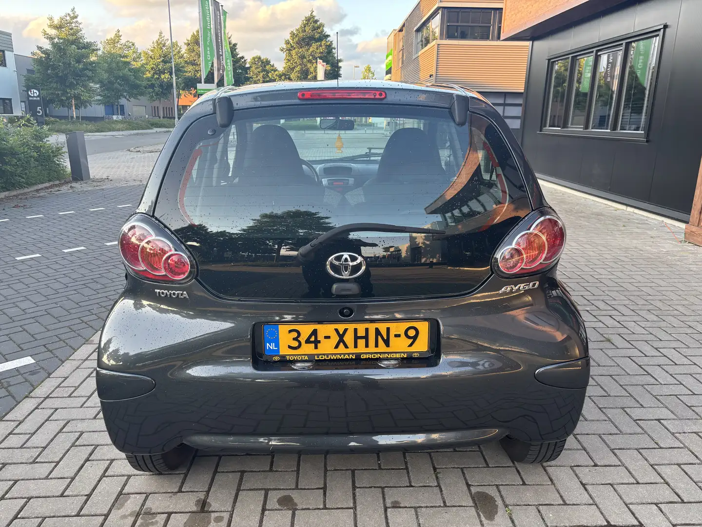 Toyota Aygo 1.0 VVT-i Aspiration AUTOMAAT Airco 48607km nap Grijs - 2