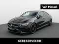 Mercedes-Benz CLA 180 d Coupé AMG Line + PANO DAK + CARPLAY + NIGHTPAKKE Schwarz - thumbnail 1