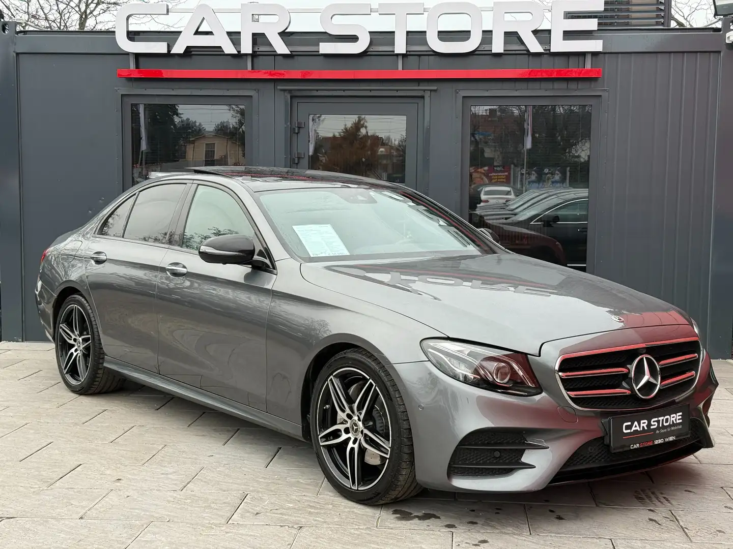 Mercedes-Benz E 220 d|AMG-Line|Pano|360°|Keyless|NightPaket|Totwink Grau - 1