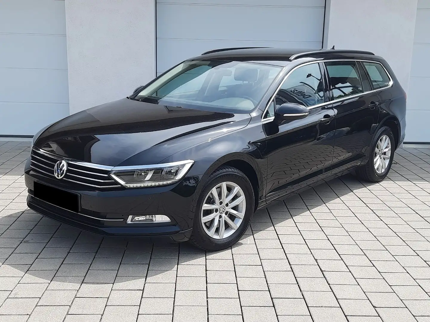 Volkswagen Passat 2.0 TDI/150PS/Comfortline/Navi/LED/Eu6 Fekete - 2