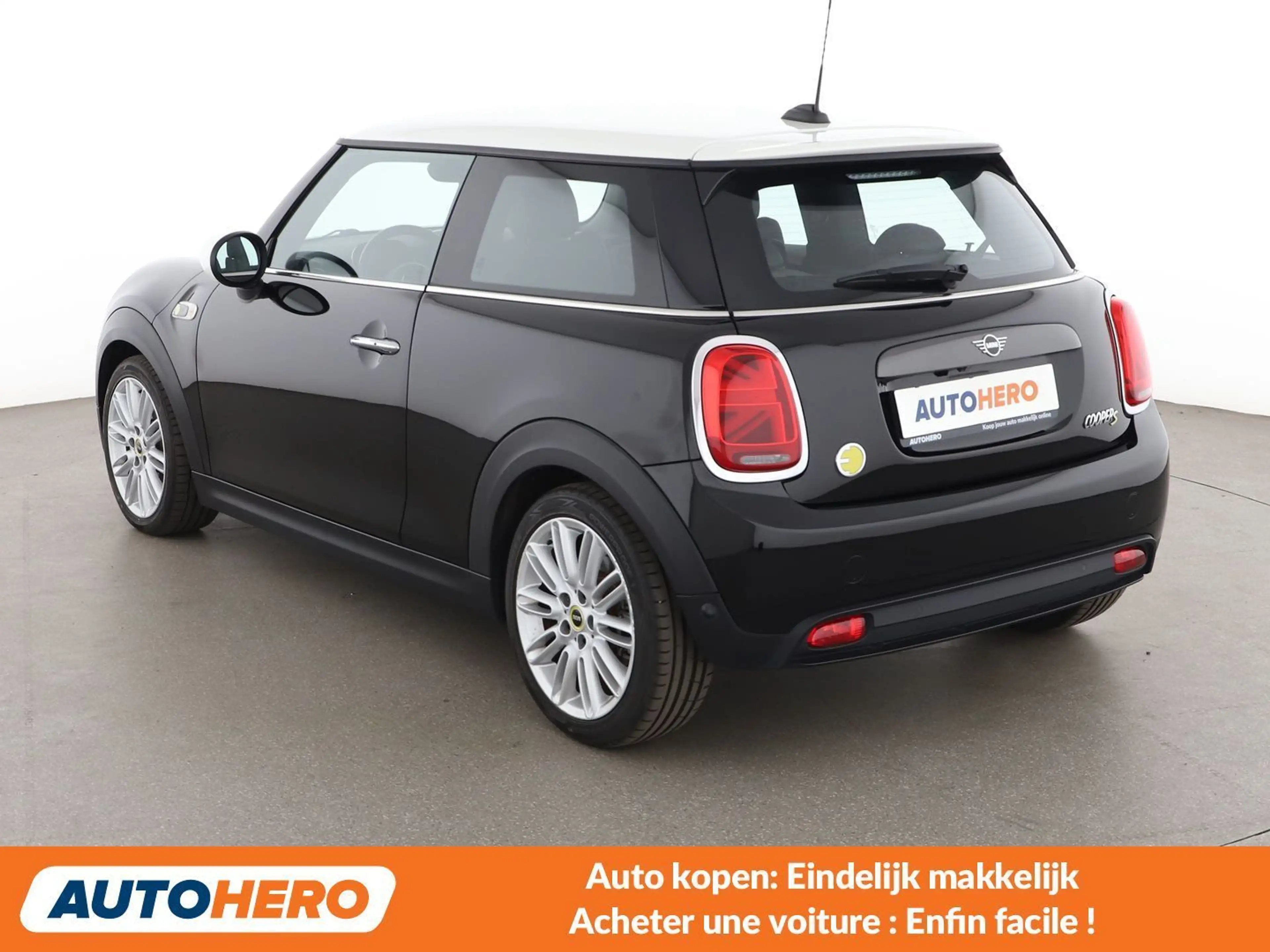 MINI Cooper SE Cooper SE Trim M — photo 4