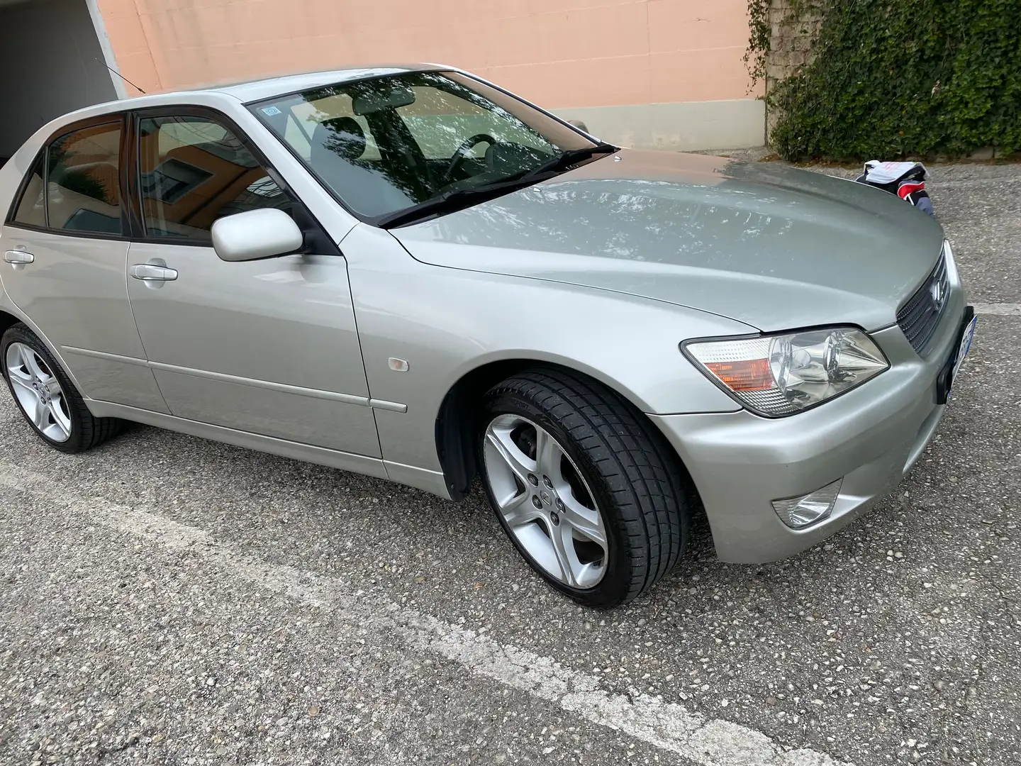 Lexus IS 200 IS 200 2.0 Grau - 2