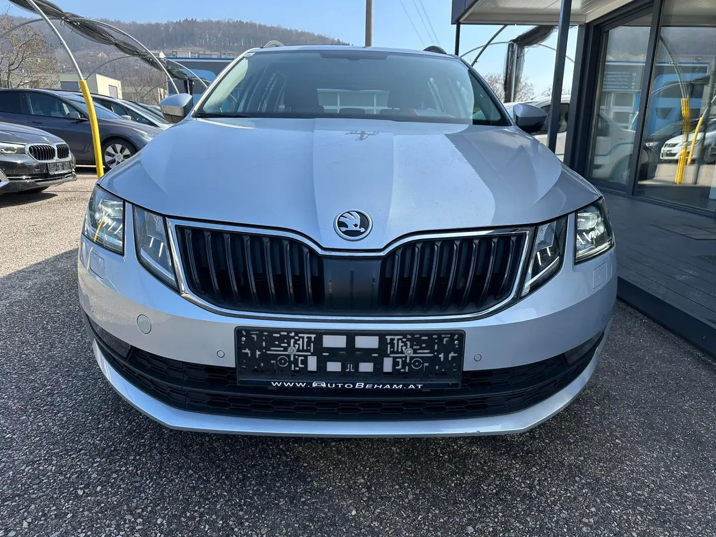 Skoda Octavia Combi 2,0 TDI DSG LED-Navi-Carplay Silber - 2