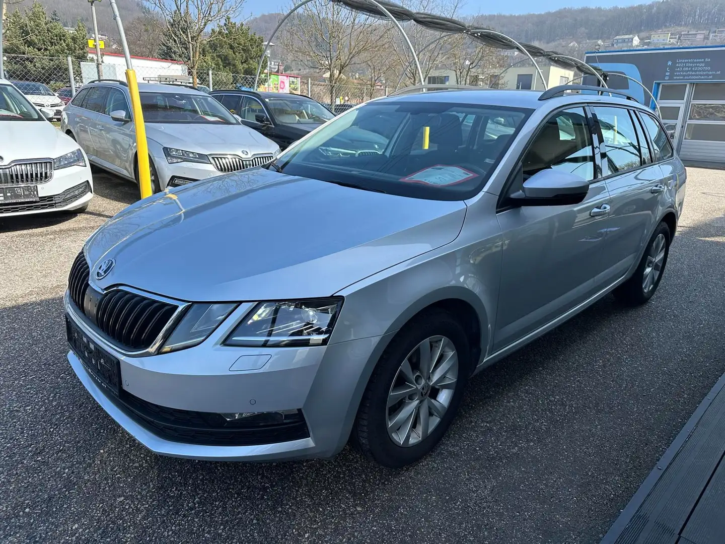 Skoda Octavia Combi 2,0 TDI DSG LED-Navi-Carplay Silber - 1