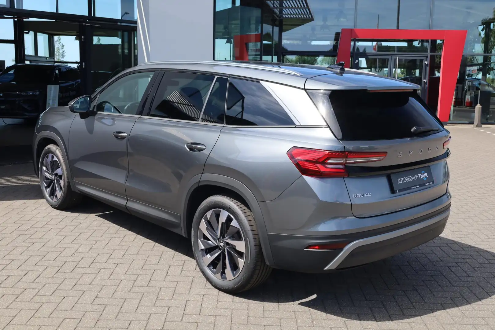 Skoda Kodiaq 1.5 TSI MHEV Business Edition 7p. 110KW/150PK DSG, Gris - 2