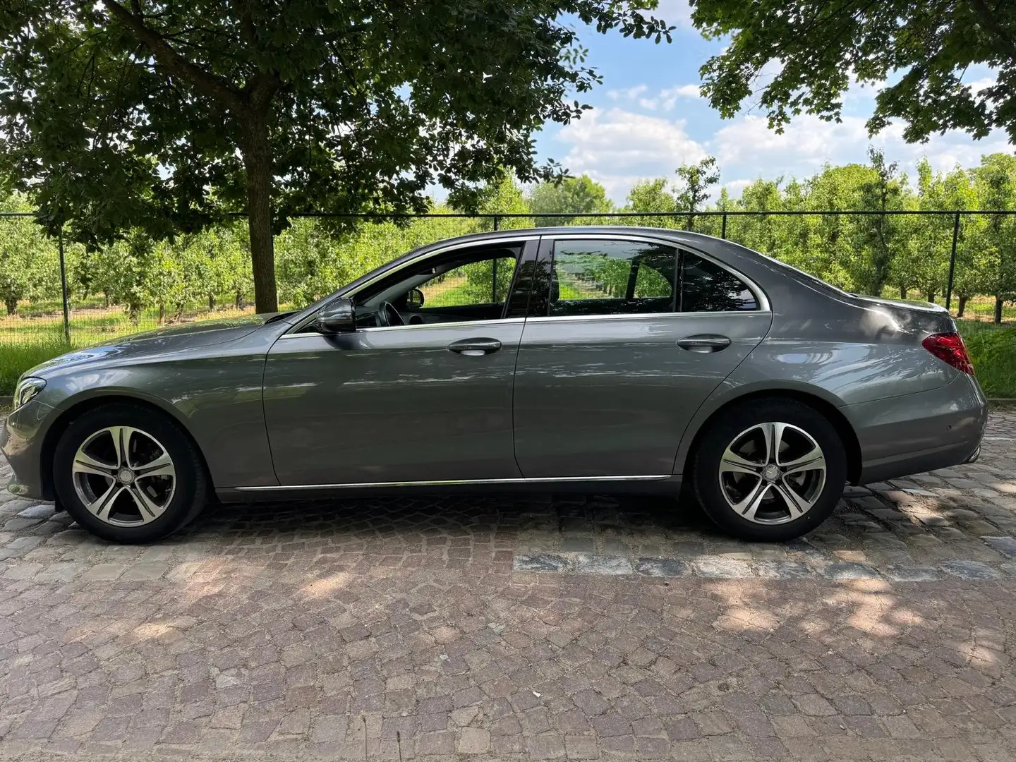 Mercedes-Benz E 200 d * FULL HISTORIEK * 1ST EIG * FULL COCKPIT * CAM Szürke - 2