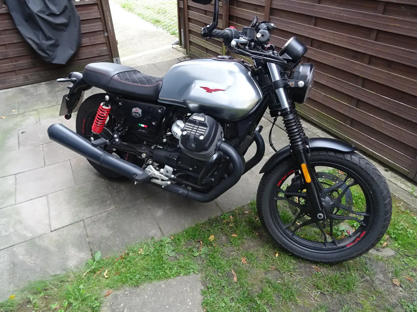 Moto Guzzi V 7 III Stone S   FS A2 Argent - 1