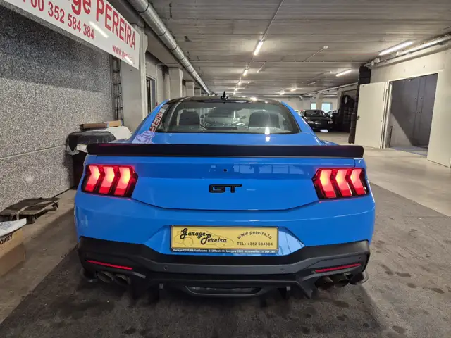 Ford Mustang view 9