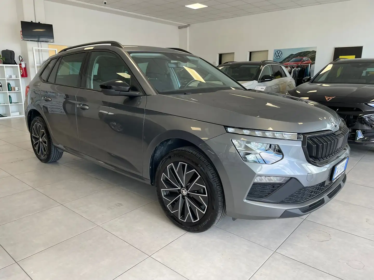Skoda Kamiq Kamiq 1.0 tsi Black Dots 95cv Gris - 1