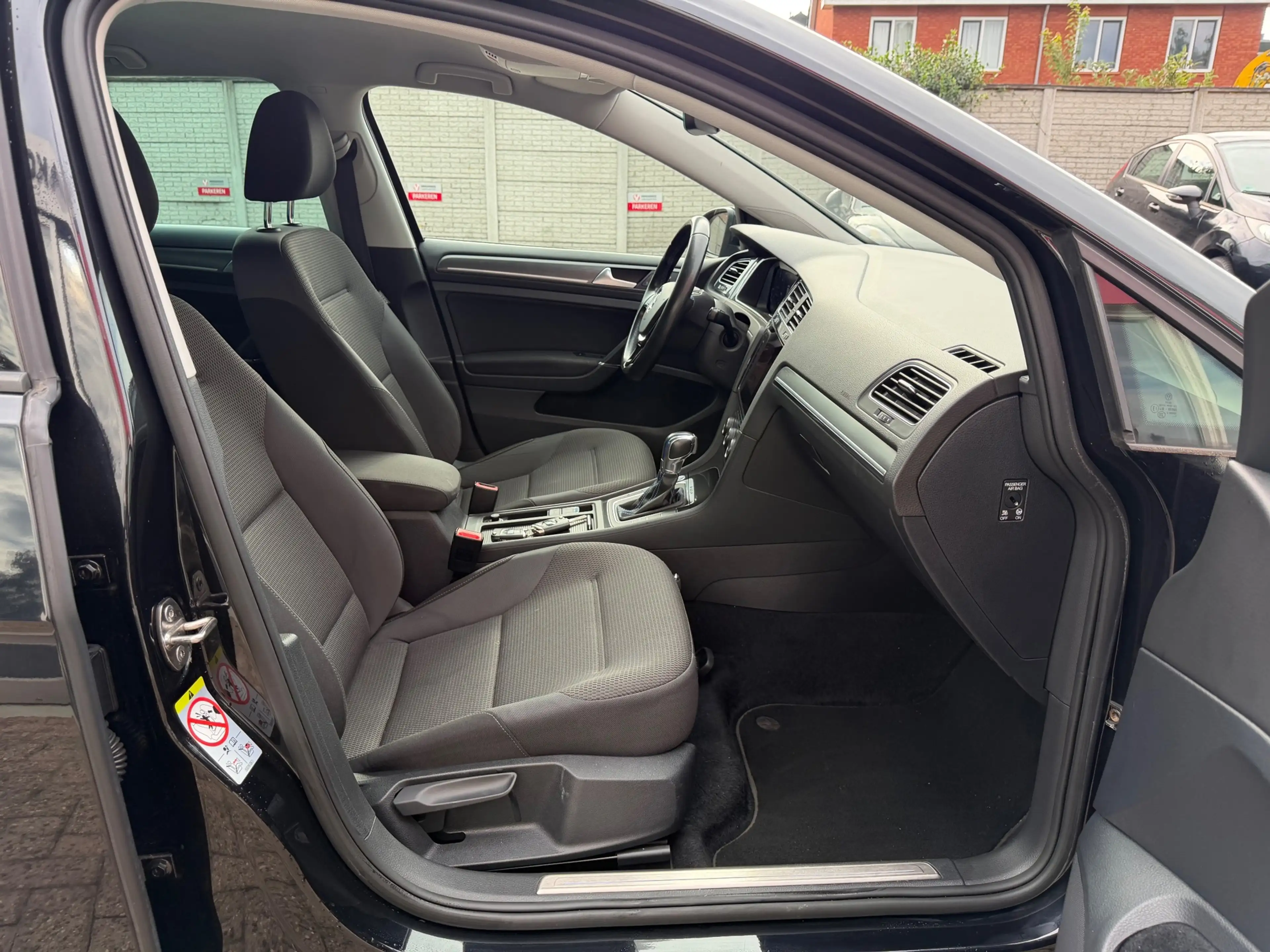 Volkswagen e-Golf E-Golf, navi, acc-cruise, digi-dash, soh 88% — photo 20