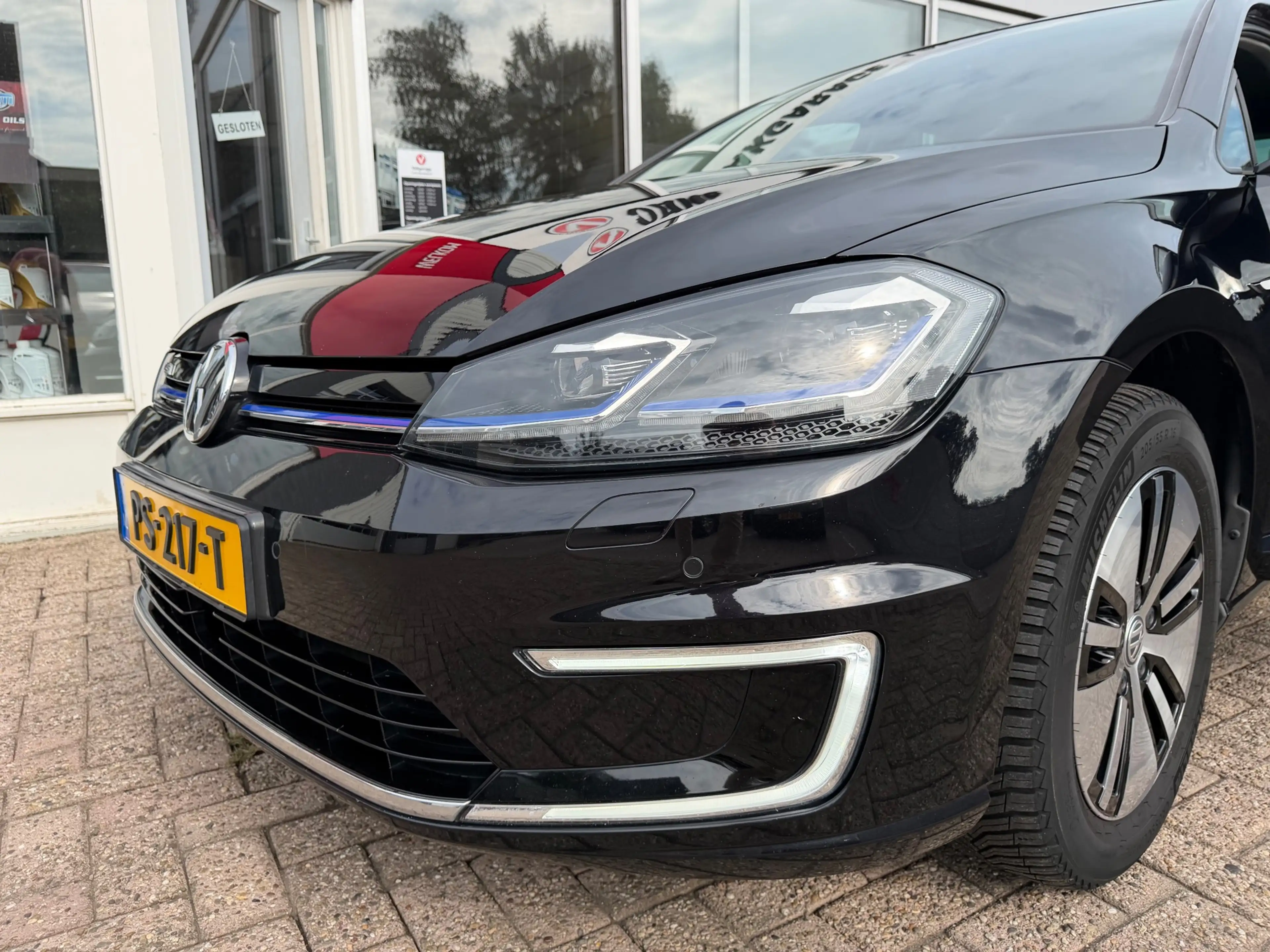 Volkswagen e-Golf E-Golf, navi, acc-cruise, digi-dash, soh 88% — photo 22