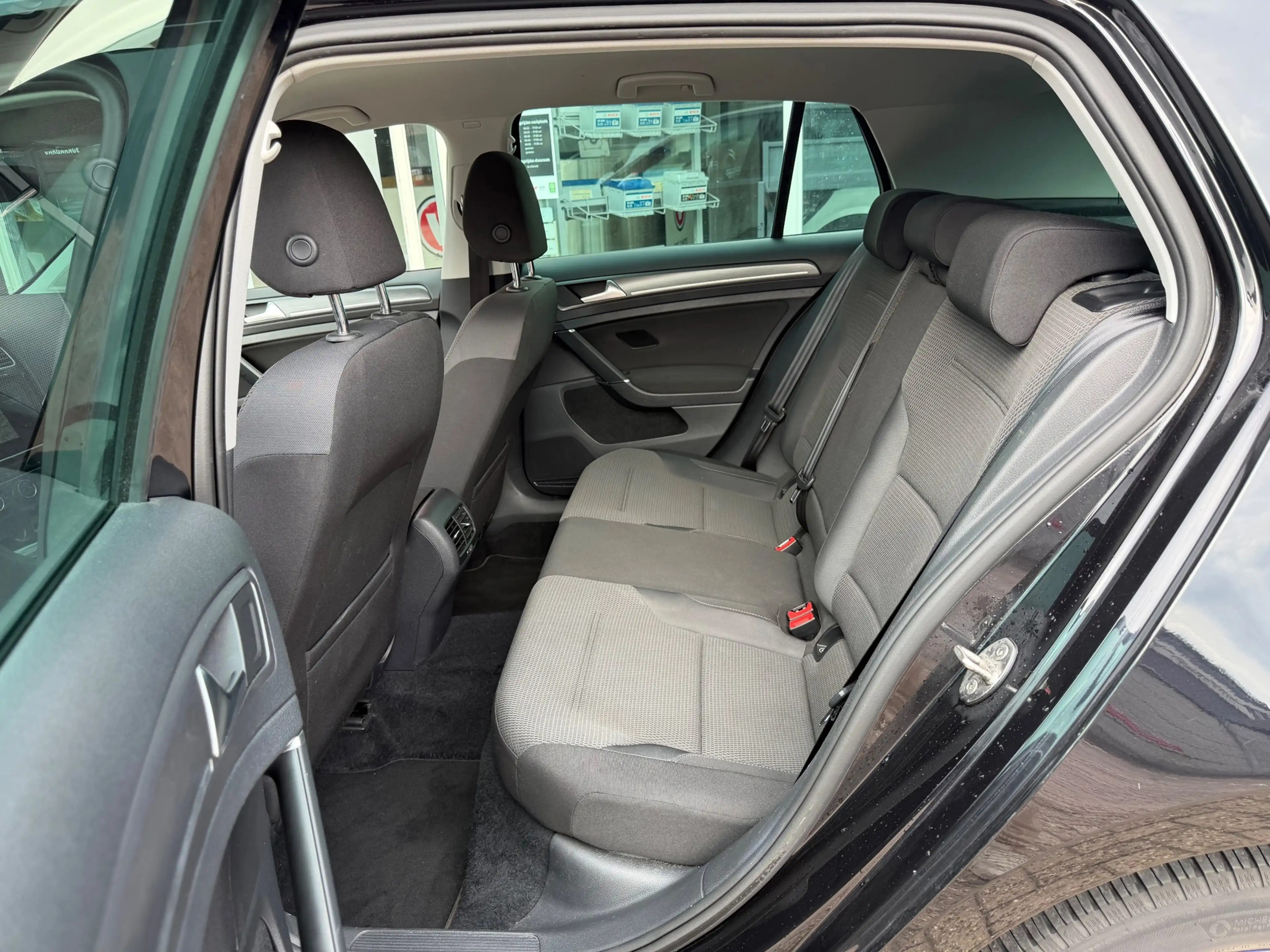 Volkswagen e-Golf E-Golf, navi, acc-cruise, digi-dash, soh 88% — photo 17
