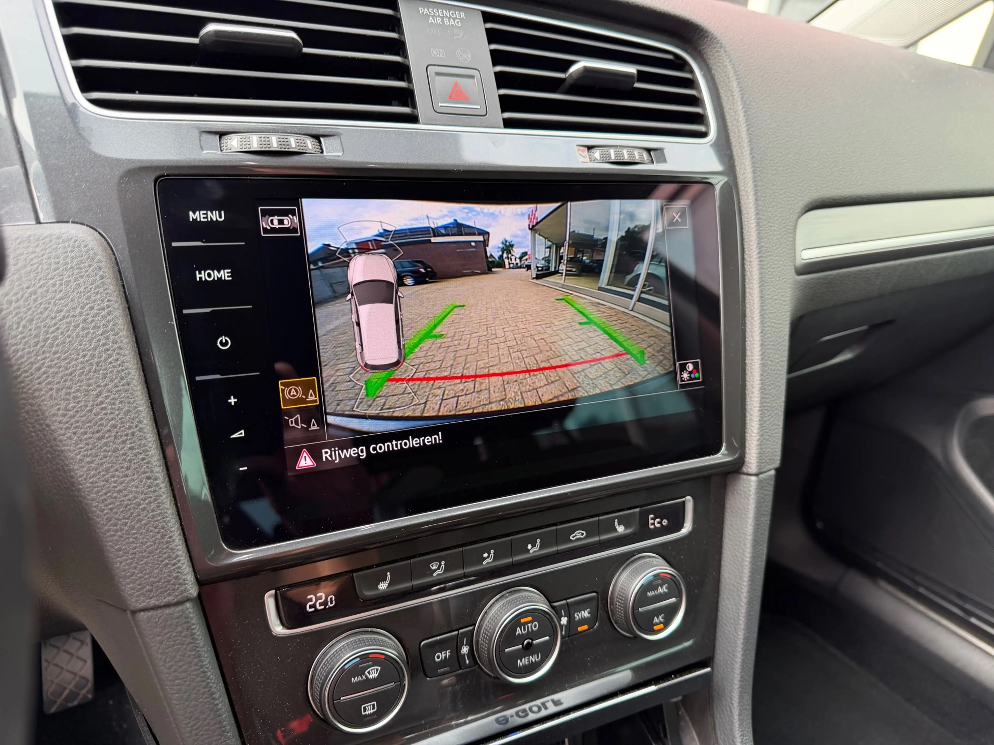 Volkswagen e-Golf E-Golf, navi, acc-cruise, digi-dash, soh 88% — photo 13