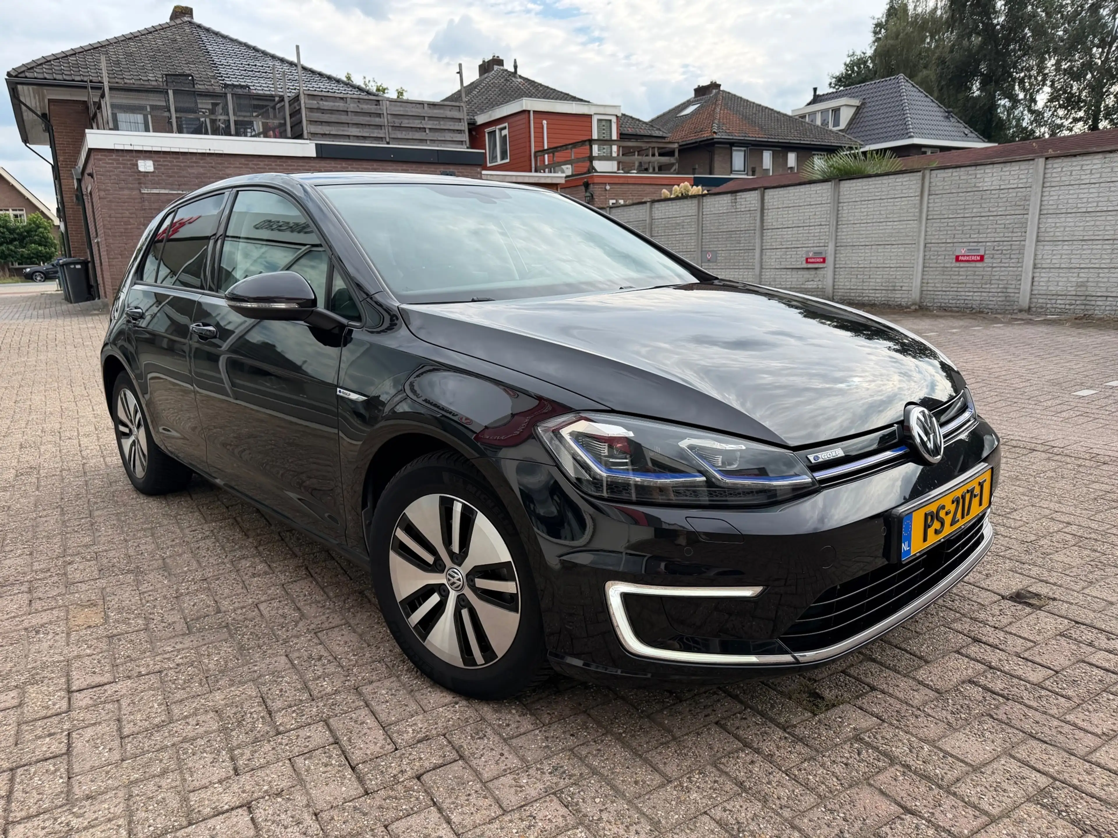 Volkswagen e-Golf E-Golf, navi, acc-cruise, digi-dash, soh 88% — photo 5