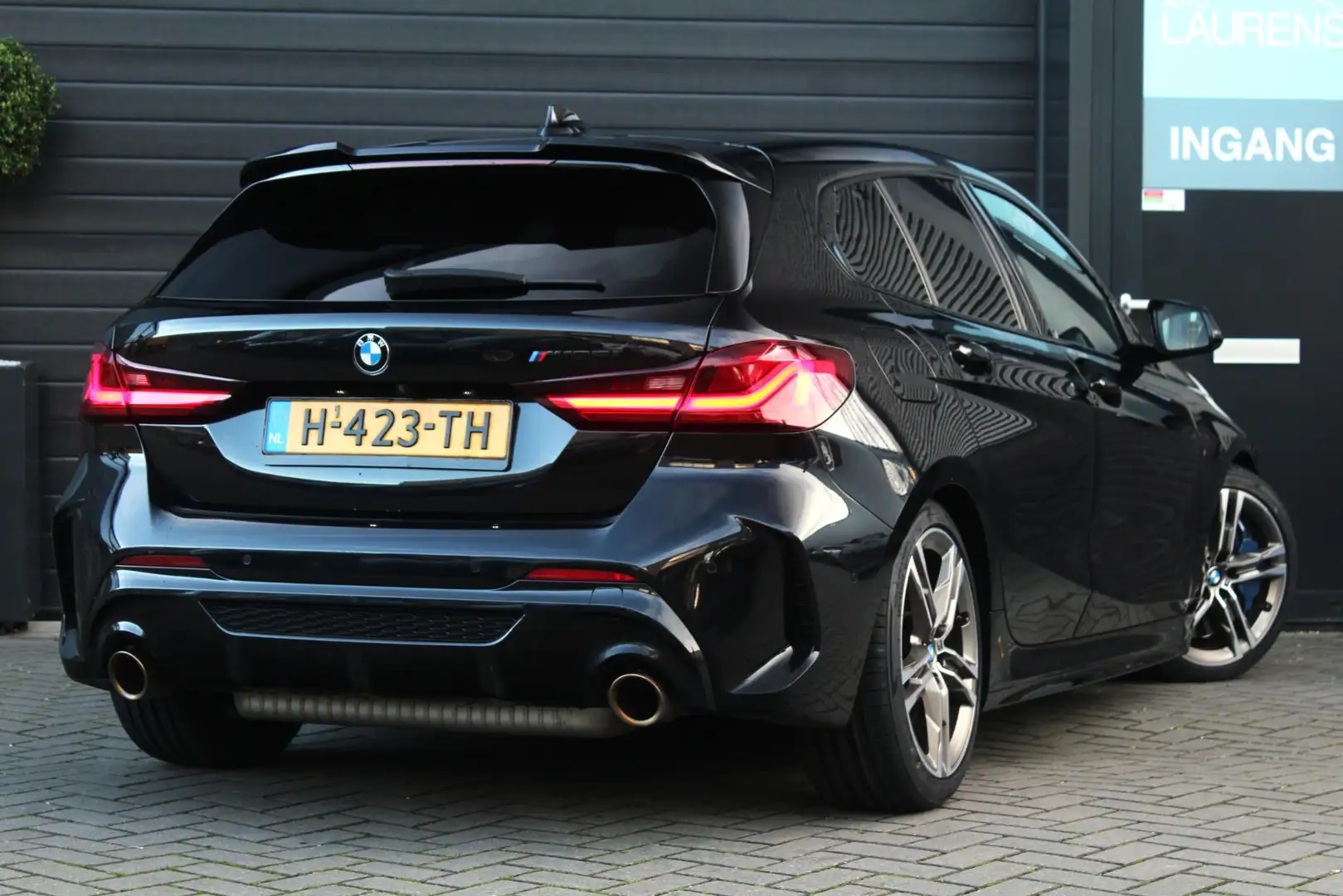 BMW 135 1-serie M135i xDrive High Executive Edition | Pano Noir - 2