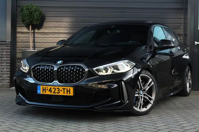 BMW 135 1-serie M135i xDrive High Executive Edition | Pano