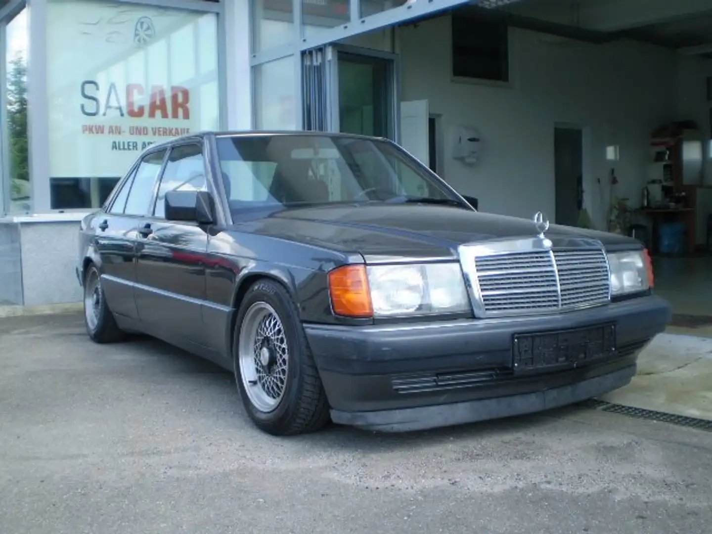 Mercedes-Benz 190 E 2.3 / Automatik / Klimaanlage / el.Schiebedach.. Schwarz - 1
