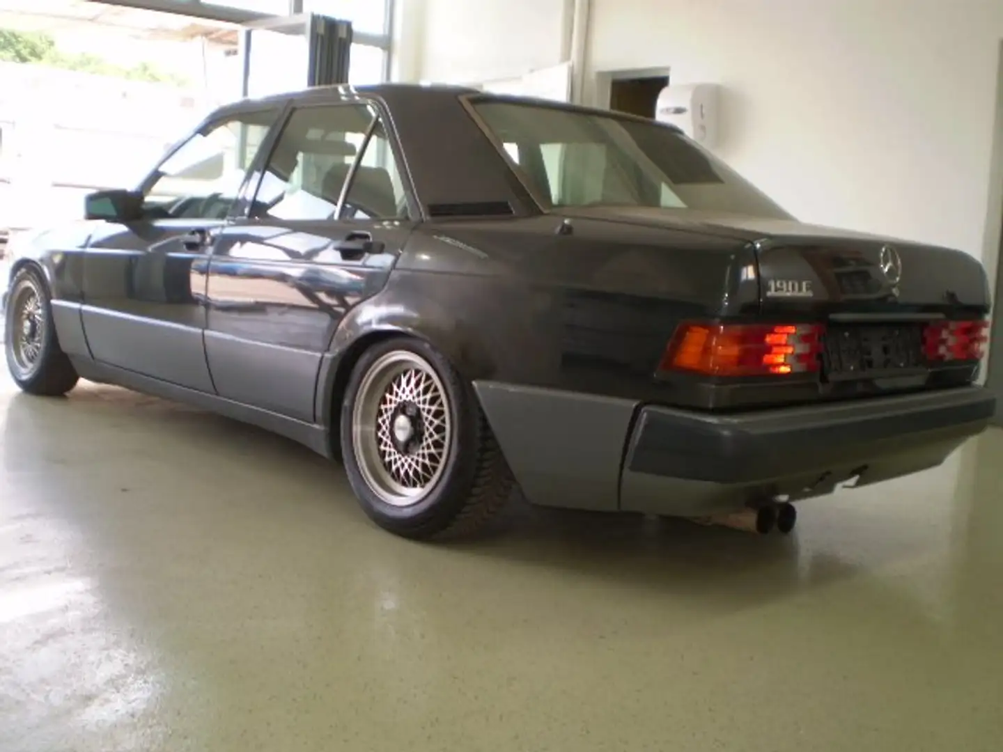 Mercedes-Benz 190 E 2.3 / Automatik / Klimaanlage / el.Schiebedach.. Czarny - 1