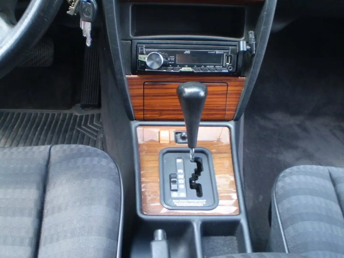 Mercedes-Benz 190 E 2.3 / Automatik / Klimaanlage / el.Schiebedach.. Schwarz - 2
