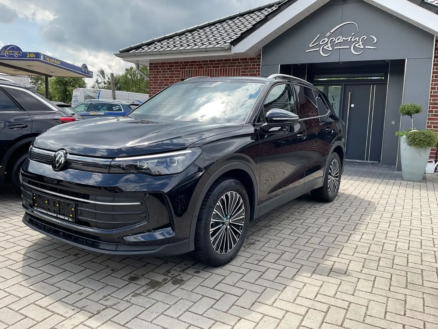 Volkswagen Tiguan 2.0 TDI DSG Life,ACC,AHK,LED,Kamera Schwarz - 1