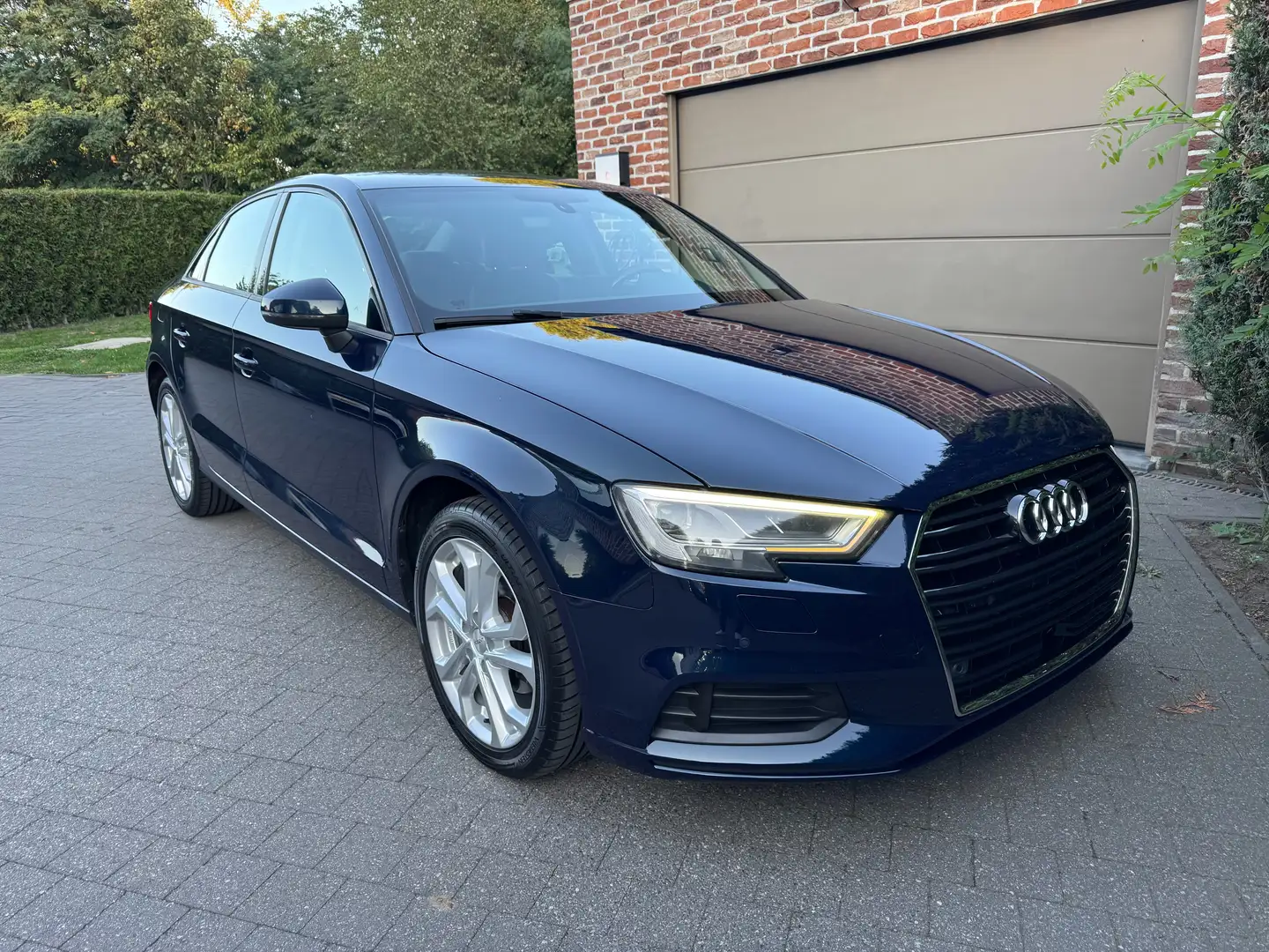 Audi A3 A3 1.4 TFSI Ultra Limousine Design,GARANTIE,NAVI Blauw - 2