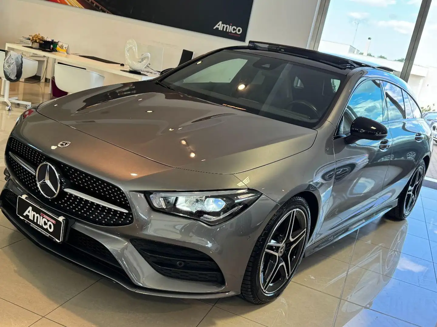 Mercedes-Benz CLA 200 d 4 Matic Premium AMG Tetto Pelle 2021 Grijs - 2