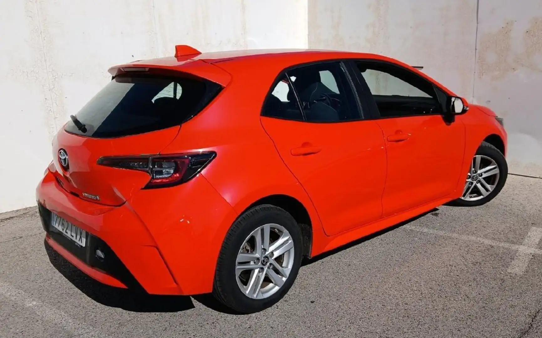 Toyota Corolla 1.8 125H ACTIVE TECH E-CVT Rojo - 2