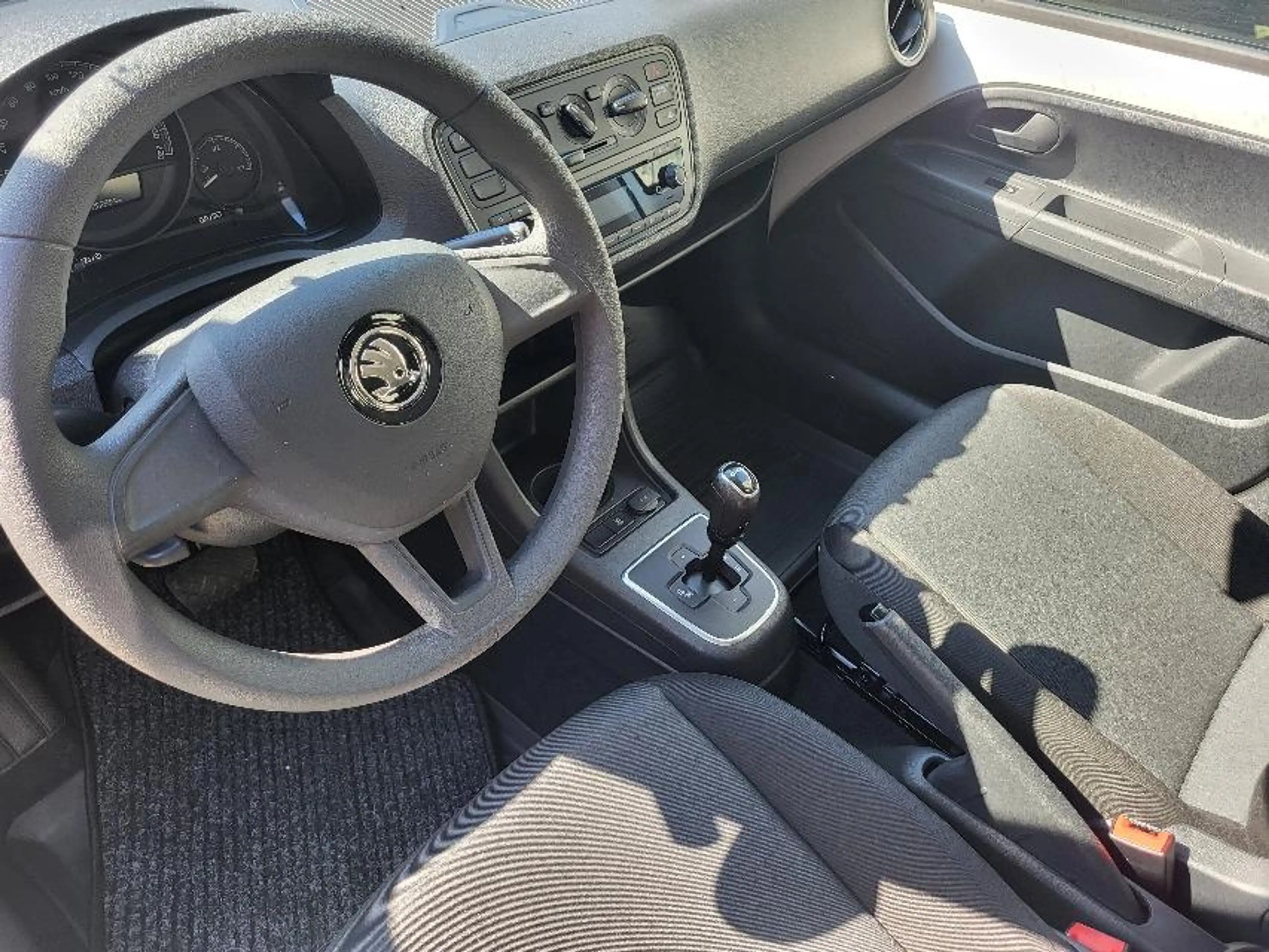 Skoda Citigo 1.0 MPI ASG Cool Edition+5TÜREN+WKR+1HAND — photo 9
