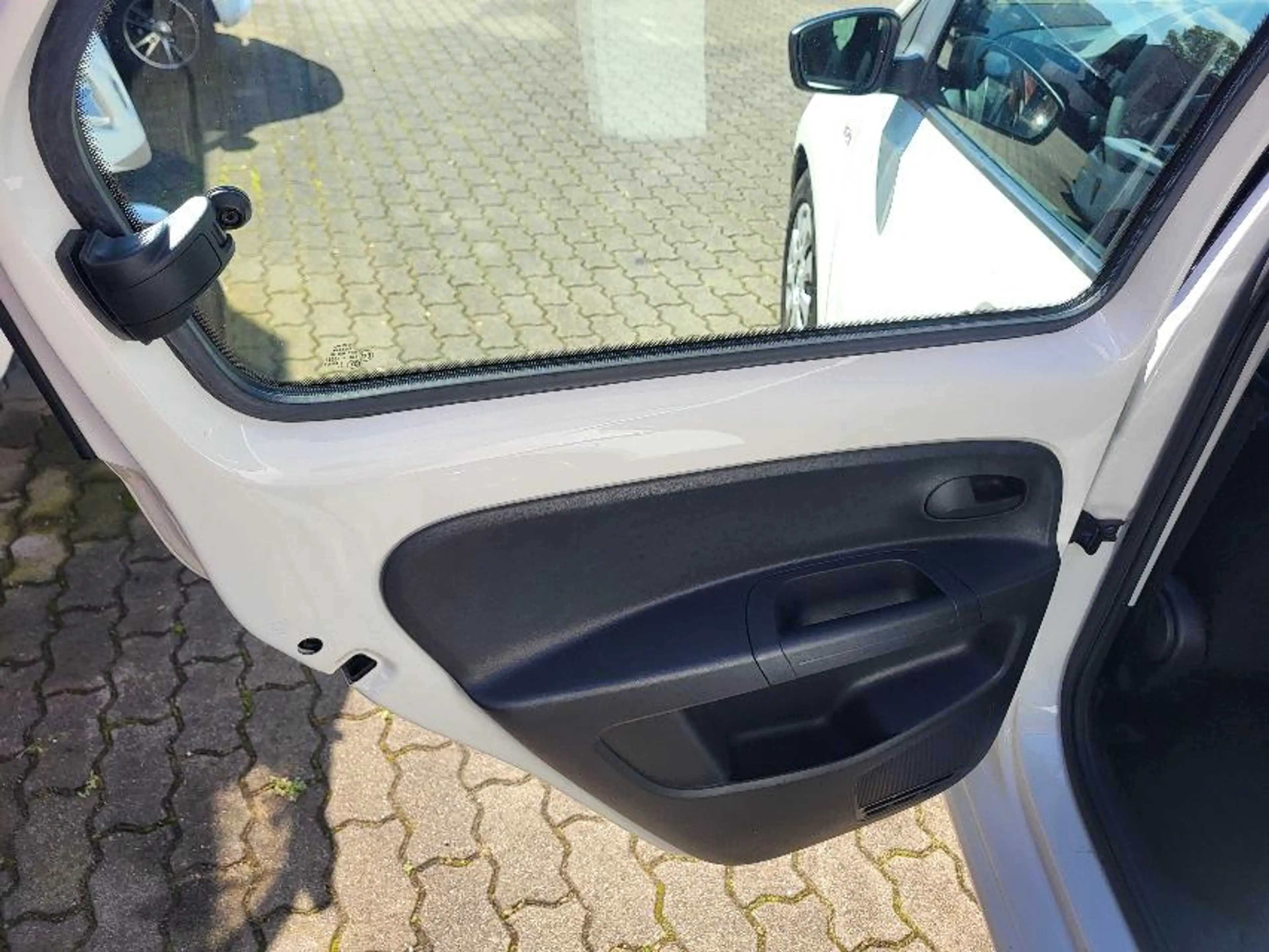 Skoda Citigo 1.0 MPI ASG Cool Edition+5TÜREN+WKR+1HAND — photo 13