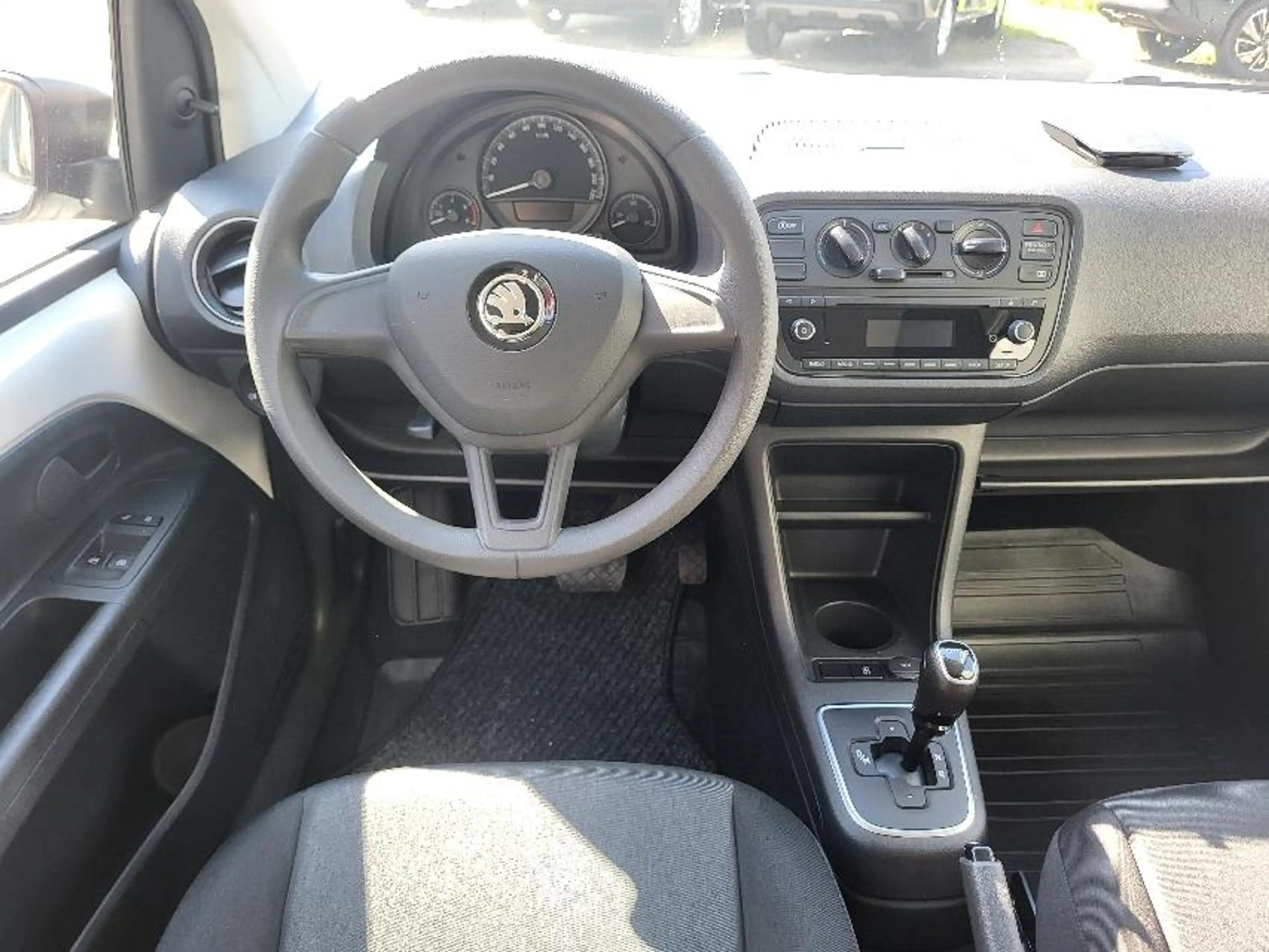 Skoda Citigo 1.0 MPI ASG Cool Edition+5TÜREN+WKR+1HAND — photo 15