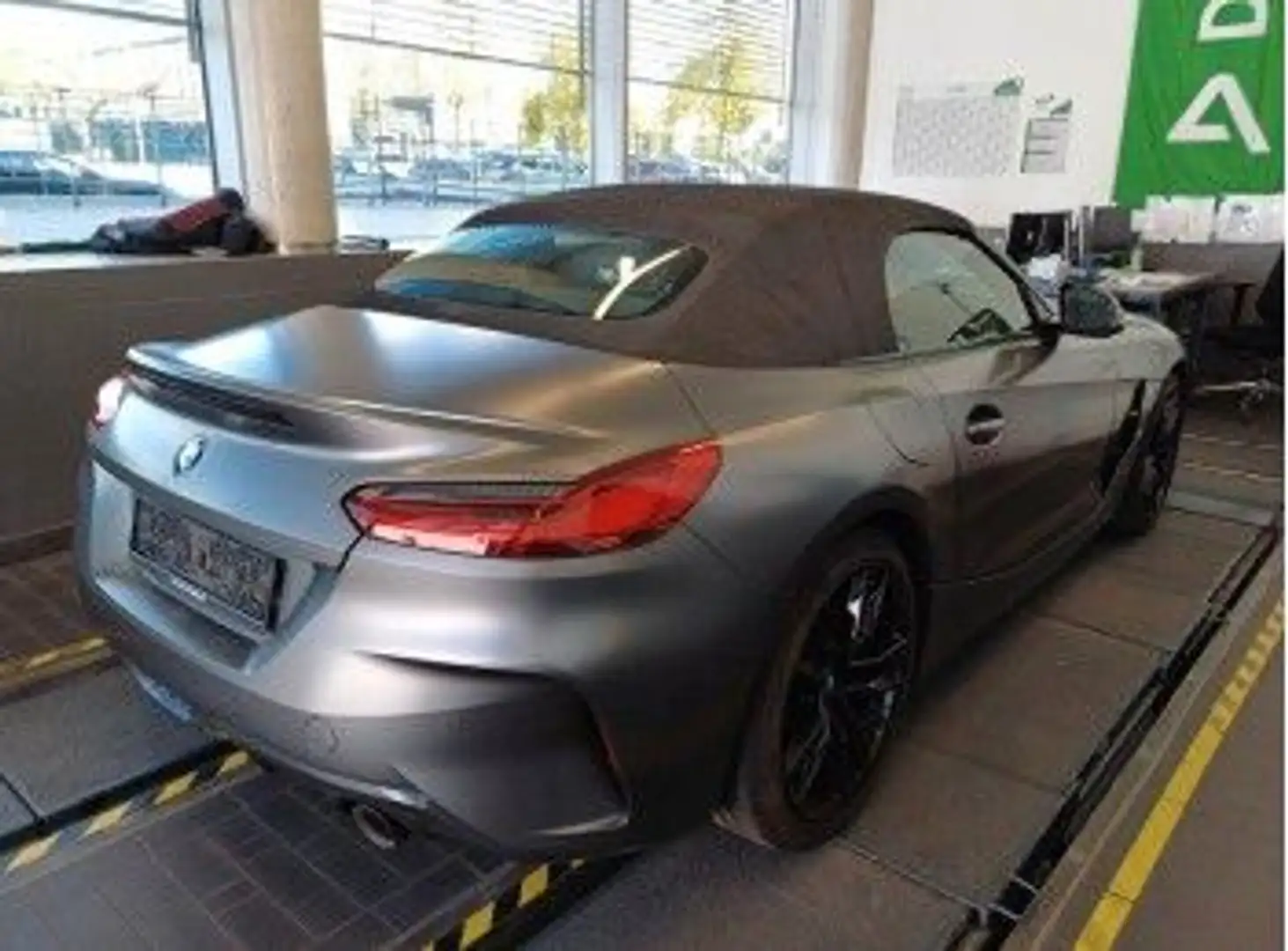 BMW Z4 sD30i/Aut/NaviPort/LEDer/KomfoZg/M-Stz/M-Sport Grau - 2