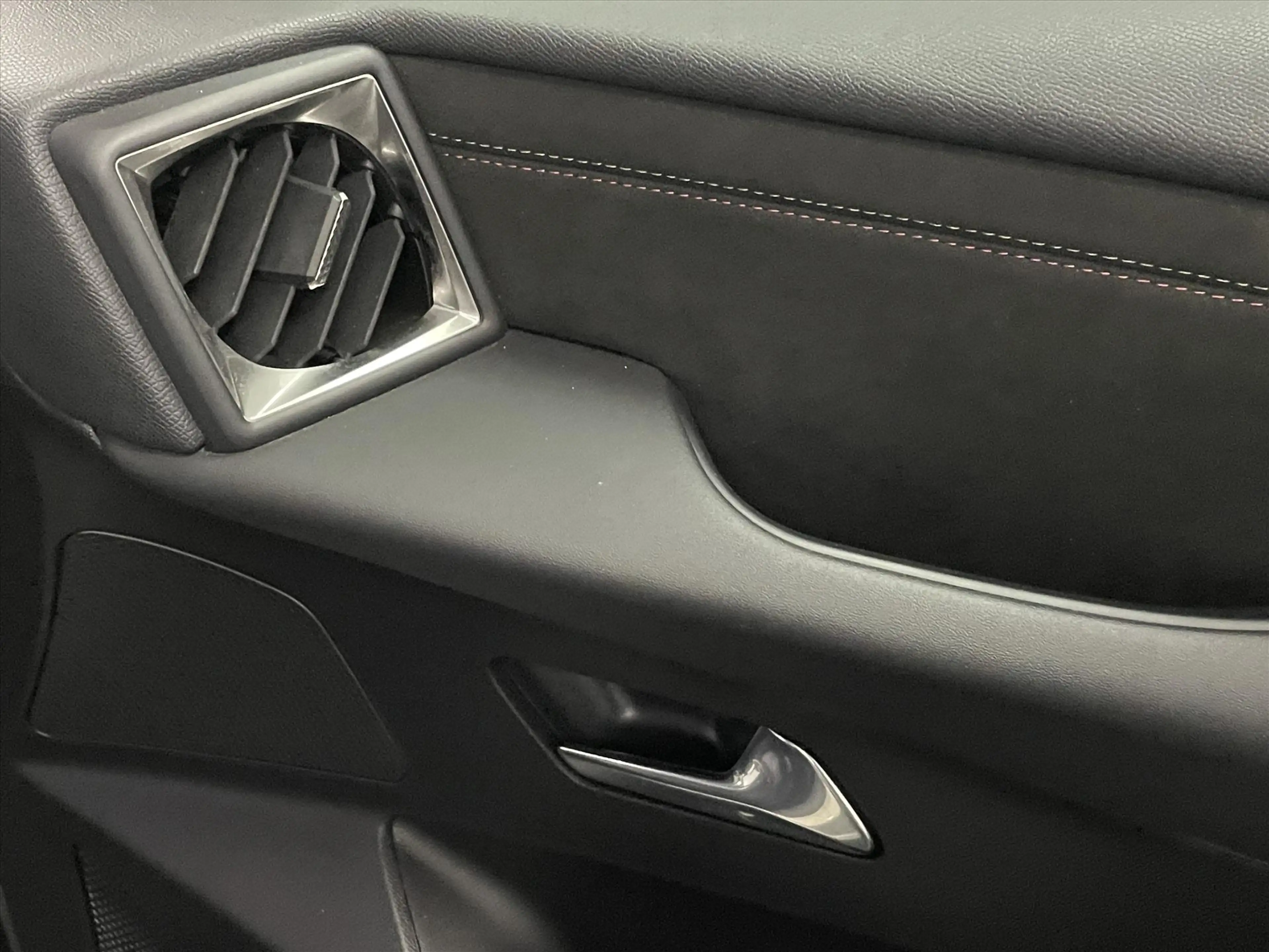 DS Automobiles DS 3 Performance 100pk 6-versn Climat | Half leder | Mi — photo 30