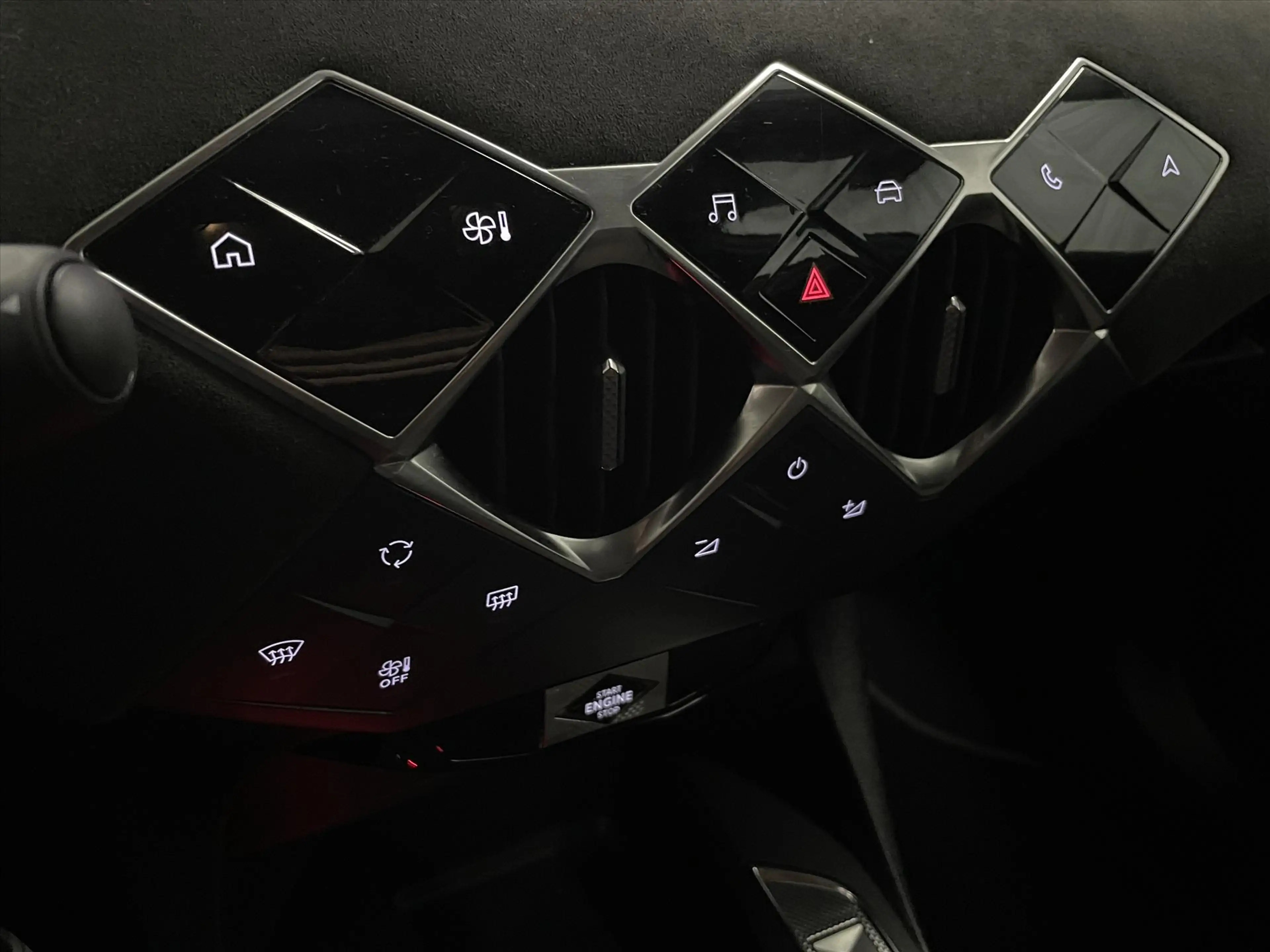 DS Automobiles DS 3 Performance 100pk 6-versn Climat | Half leder | Mi — photo 41