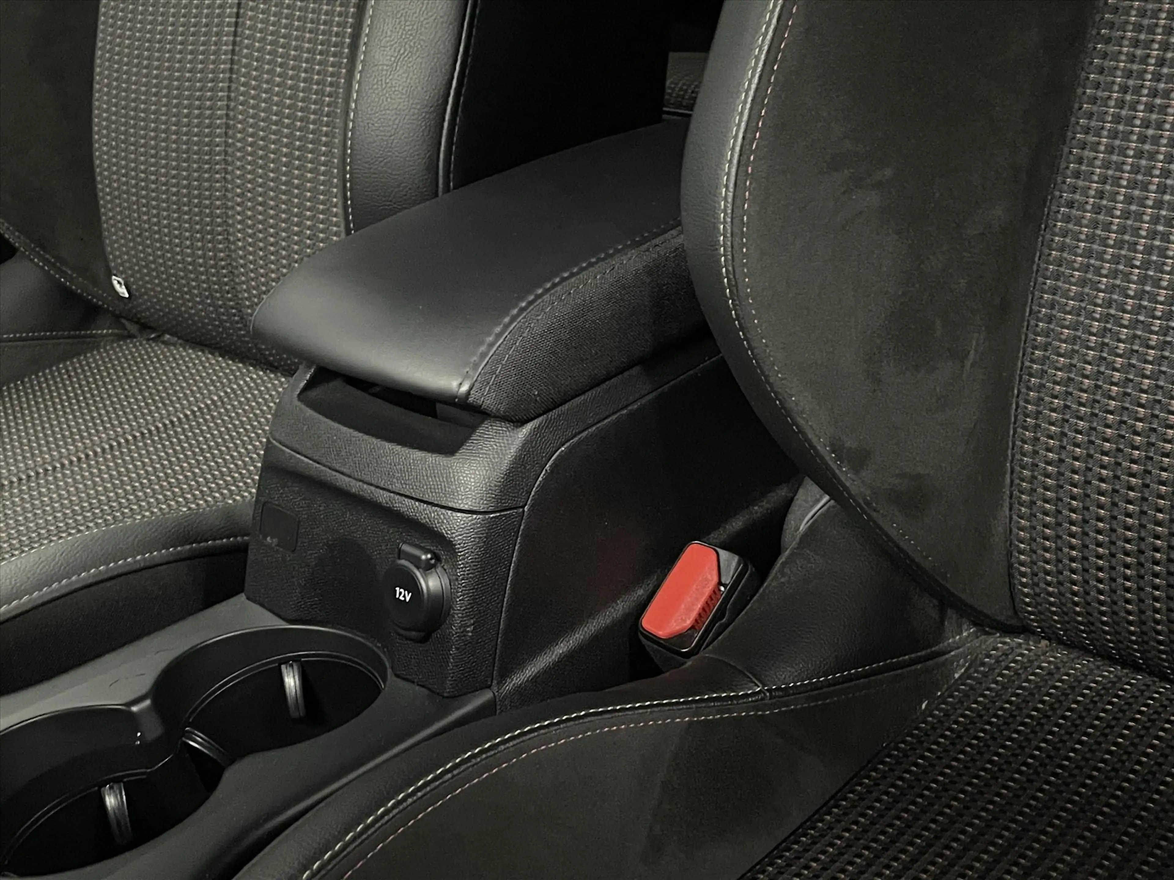 DS Automobiles DS 3 Performance 100pk 6-versn Climat | Half leder | Mi — photo 35