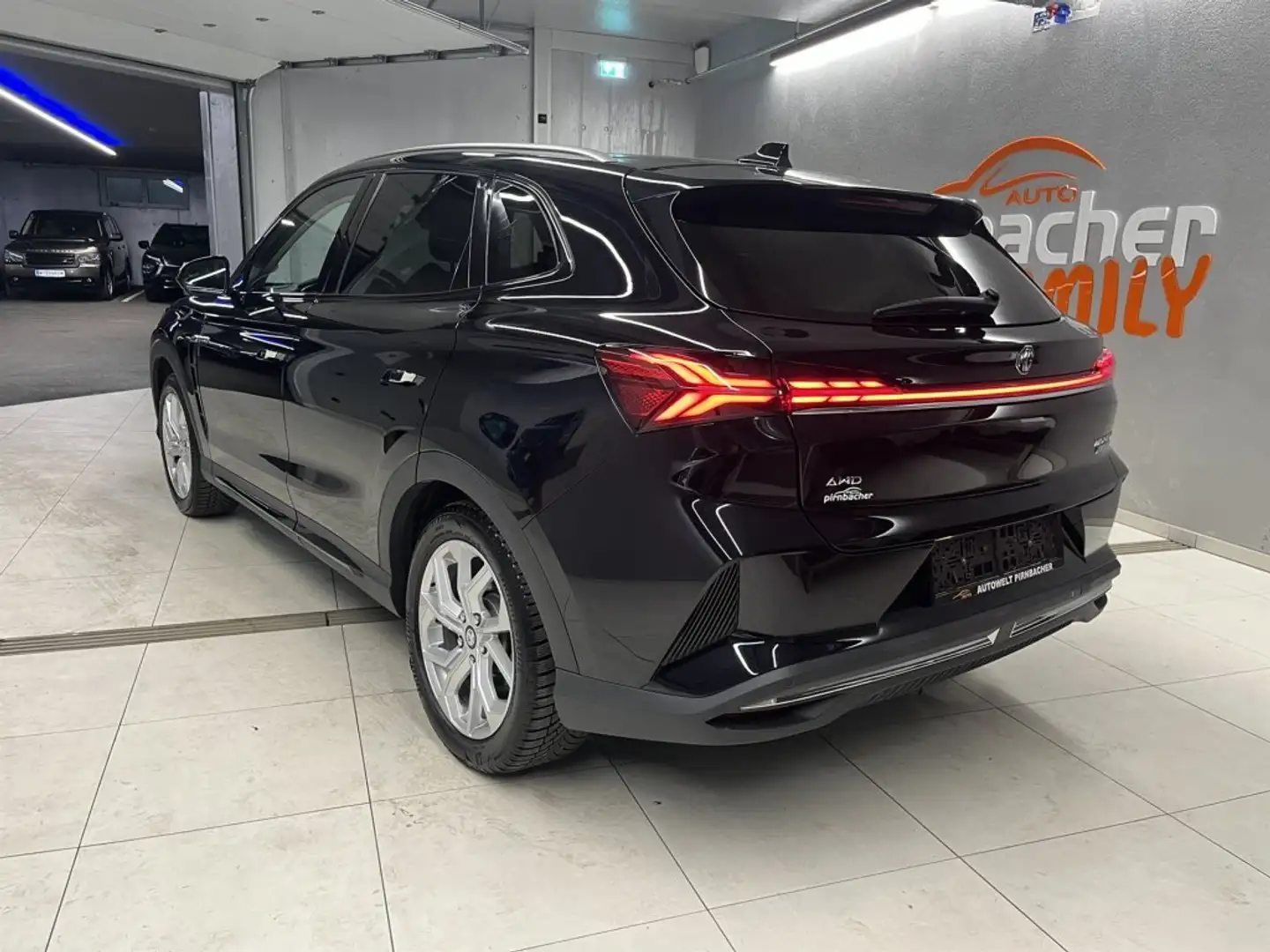 MG Marvel R Performance 4WD Leder Schwarz Schwarz - 2