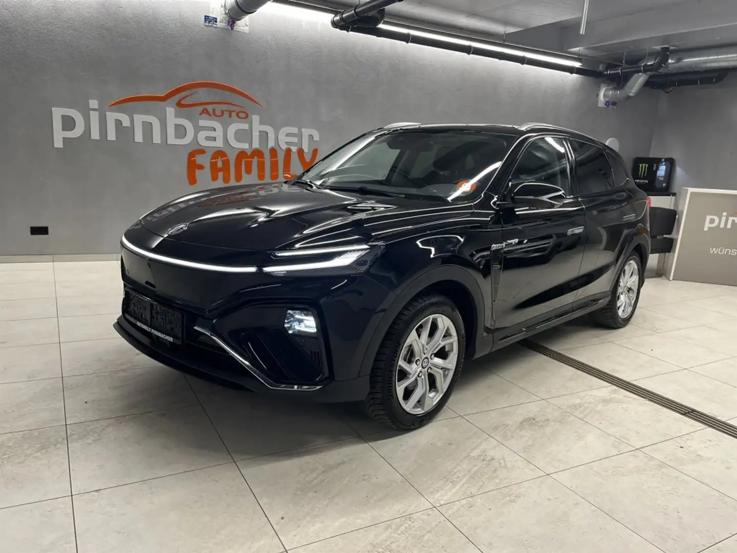 MG Marvel R Performance 4WD Leder Schwarz Schwarz - 1