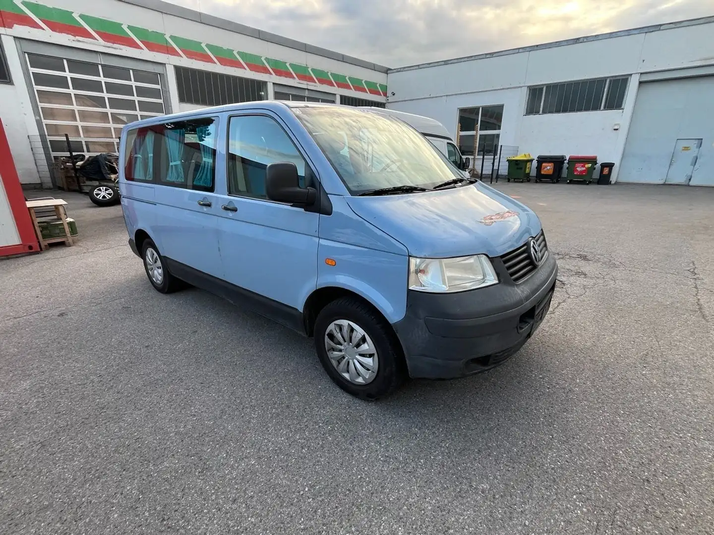 Volkswagen T5 Kombi 1,9 TDI 63 kW 86PS 9 Sitze  Синій - 2