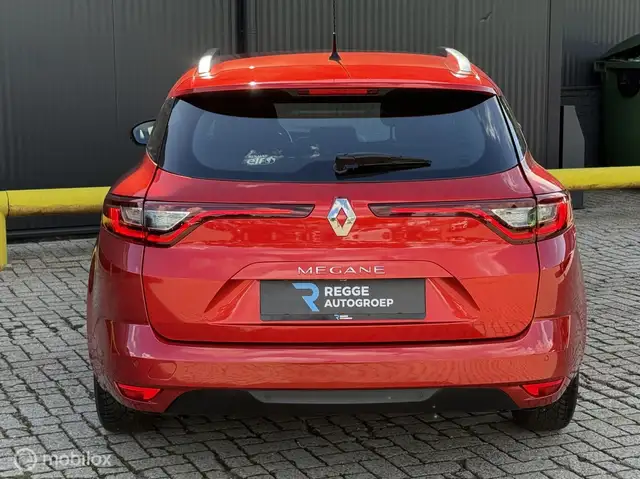 Renault Megane view 8