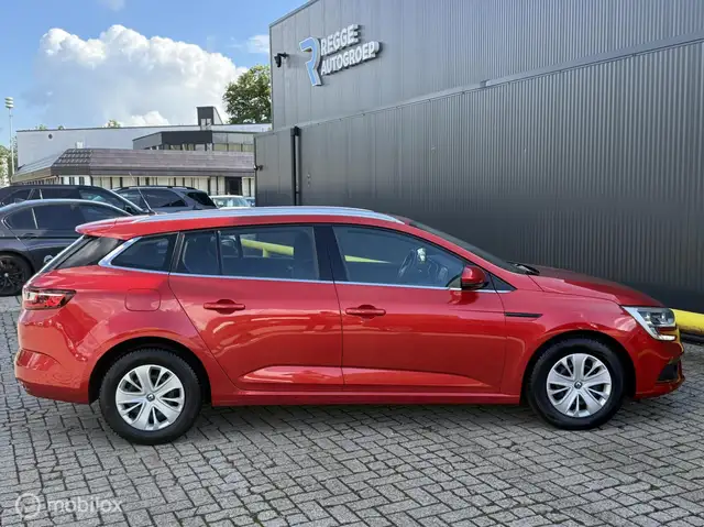 Renault Megane view 9