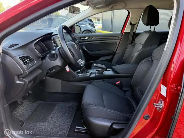 Renault Megane view 10